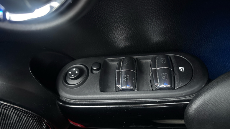 MINI Hatchback 1.5 Cooper Exclusive 5dr Auto Petrol Hatchback